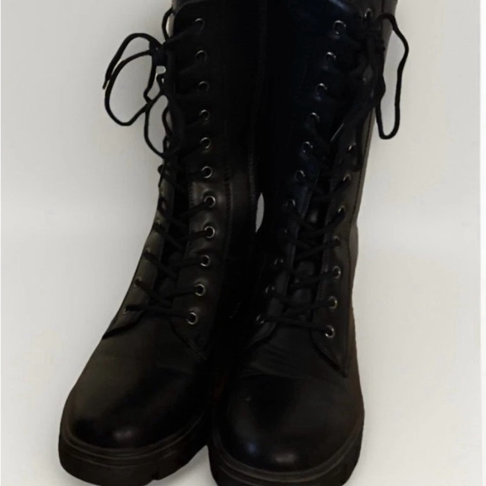 Qupid Women's Black Booties in size 8